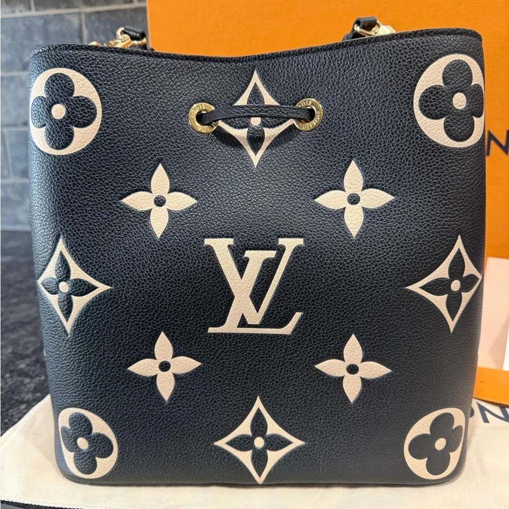 Louis Vuitton Bi-Color NeoNoe MM - Picture 4 of 13